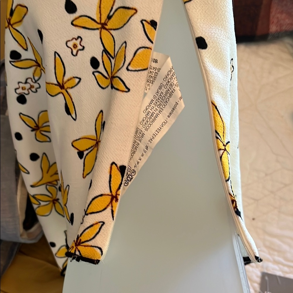 Zara NWOT Floral Ruffle Top - Picture 3 of 4